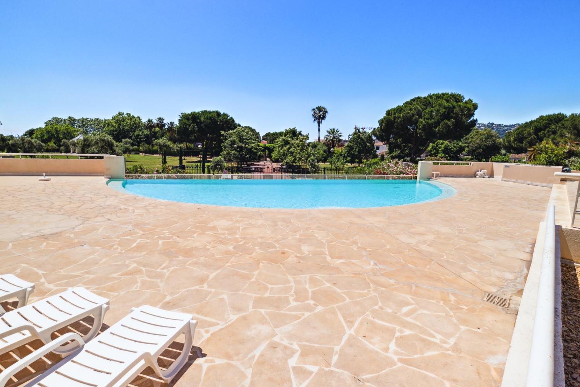 Duplex Villa Les Pins 89M2 Et Terrasse 30M2 Antibes Exterior foto