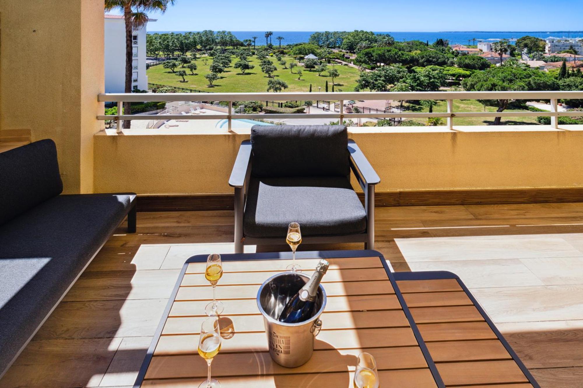Duplex Villa Les Pins 89M2 Et Terrasse 30M2 Antibes Exterior foto